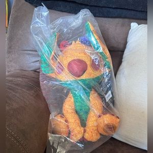 stitch crashes the lion king!